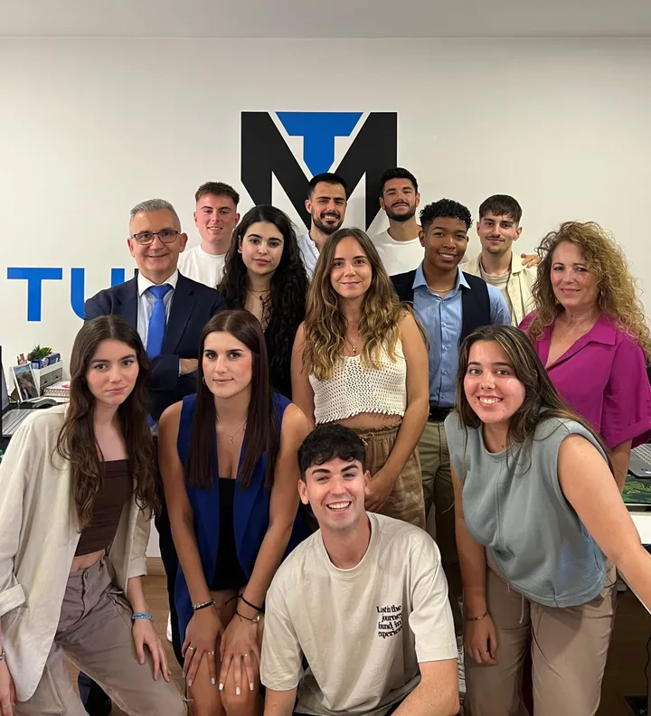 Equipo de TuManag3r en la oficina de Málaga